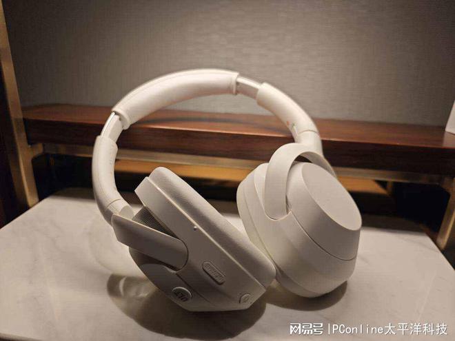 于无线时代在ULT WEAR上青出于蓝凯发K8首页登录延续索尼传统的重低音(图9)